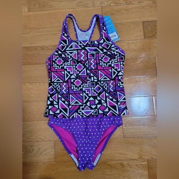 Vibrant Speedo Geometric Tankini - Picture 8 of 12